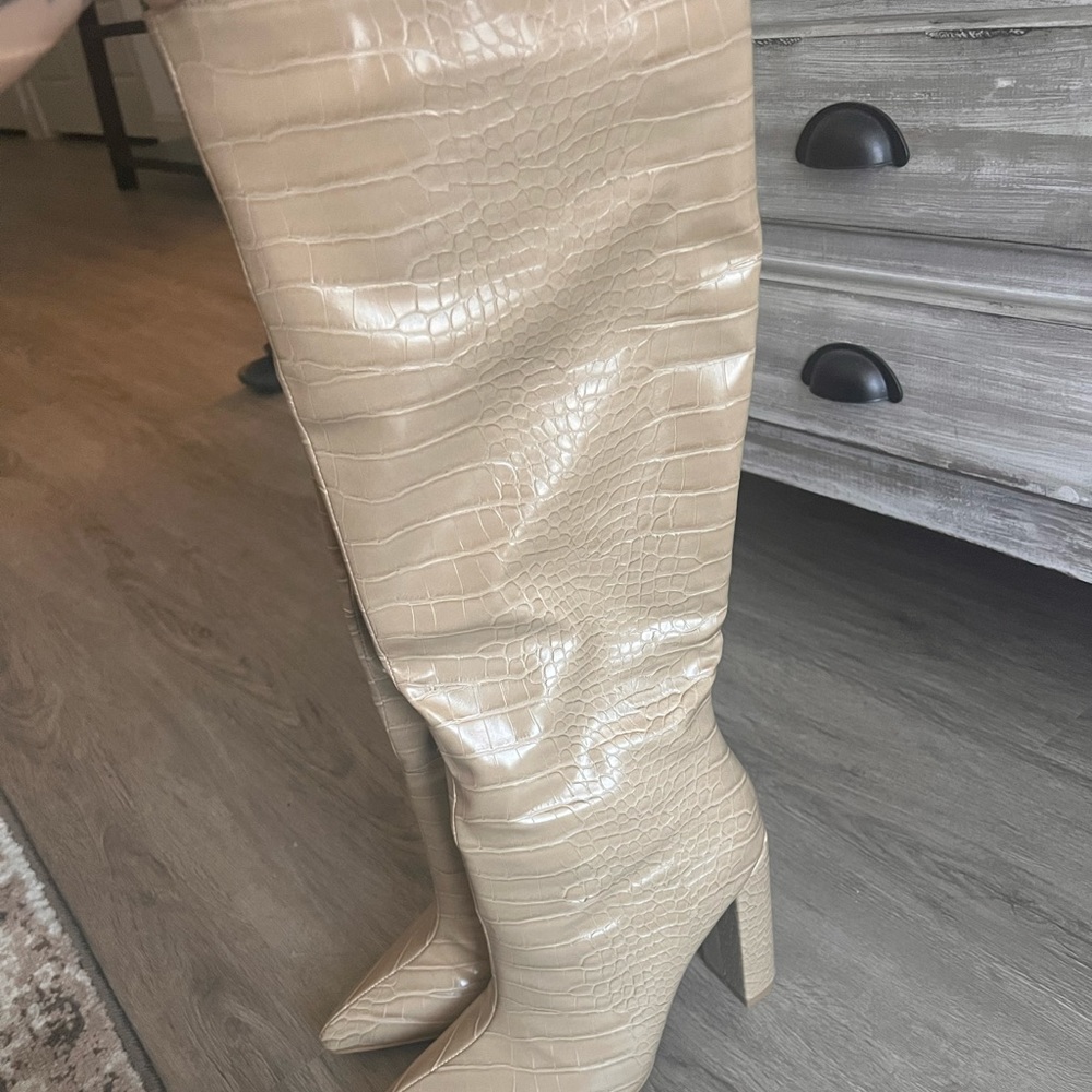 Crocodile skin high boots, size 9 but fit like 7 1/2-8 womens